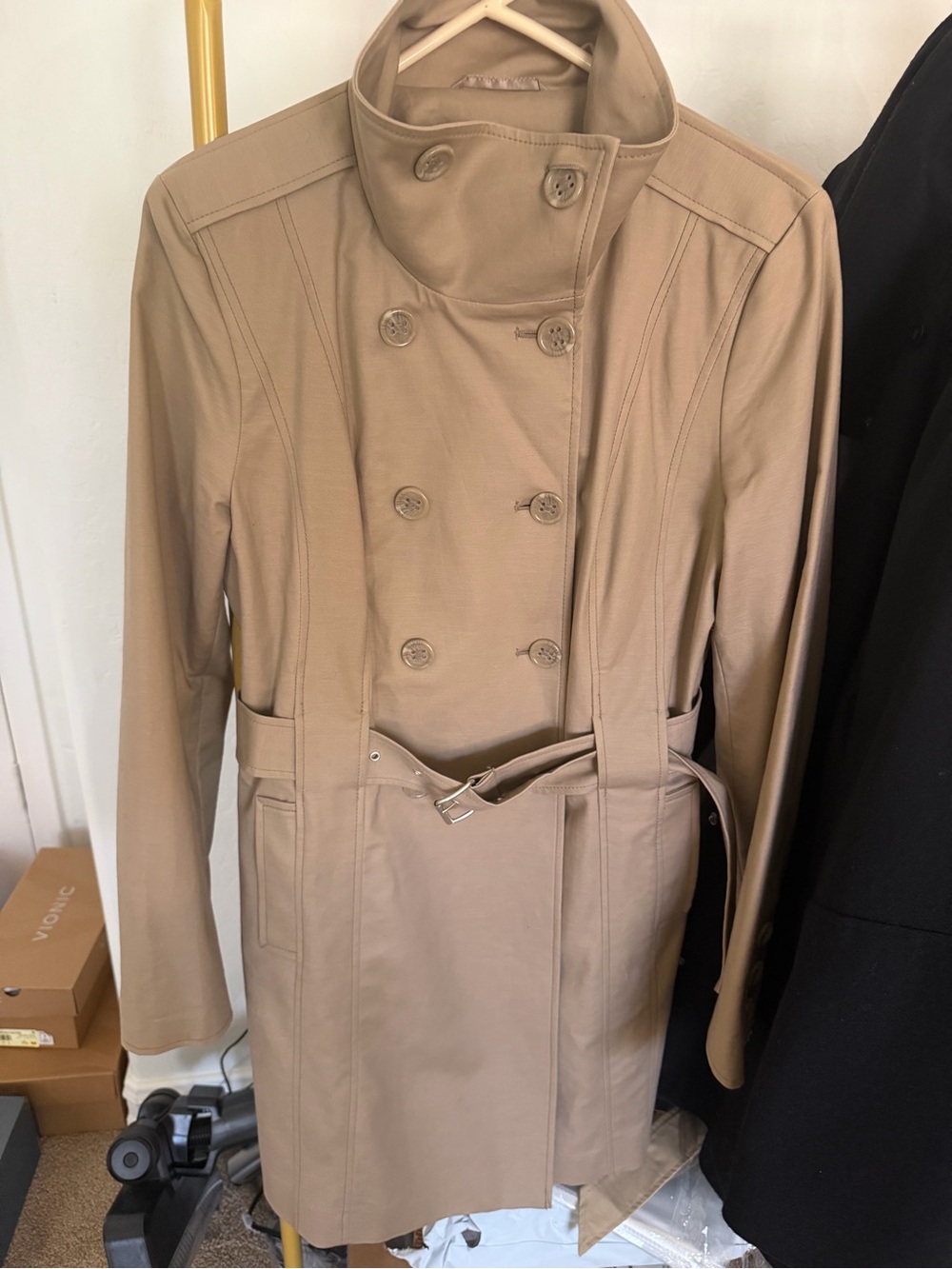 CLOSET SALE! Kenneth Cole Reaction Double-Breasted Tan Trench Coat